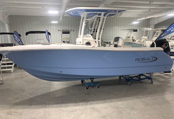 2022 Robalo R230 Steel Blue Boat